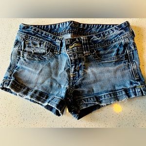 Guess shorts size 27